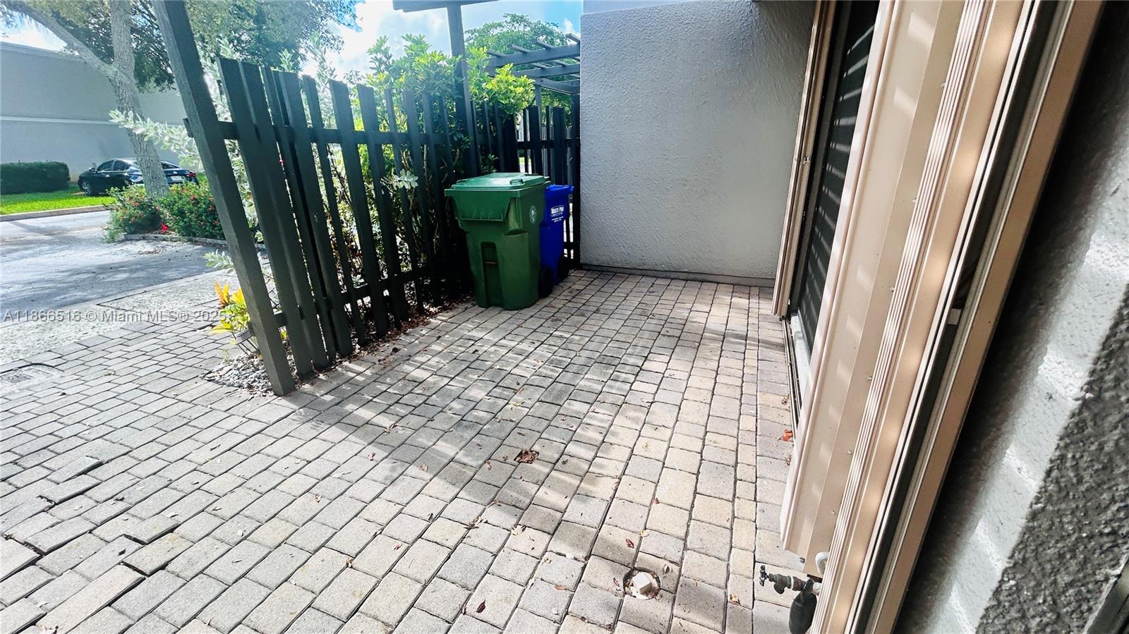 EVERGLADES SUGAR & LAND - Residential Lease