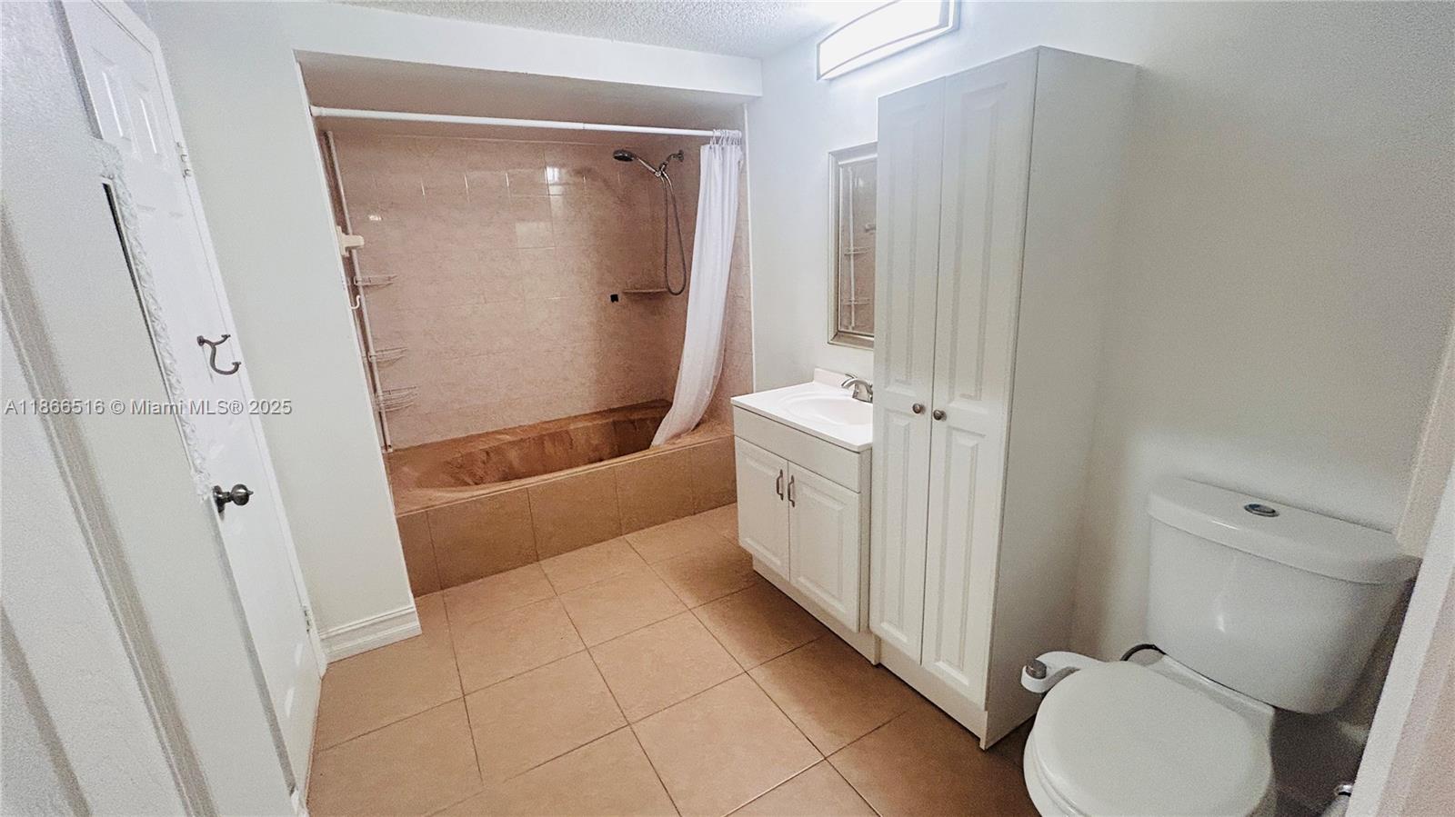 EVERGLADES SUGAR & LAND - Residential Lease