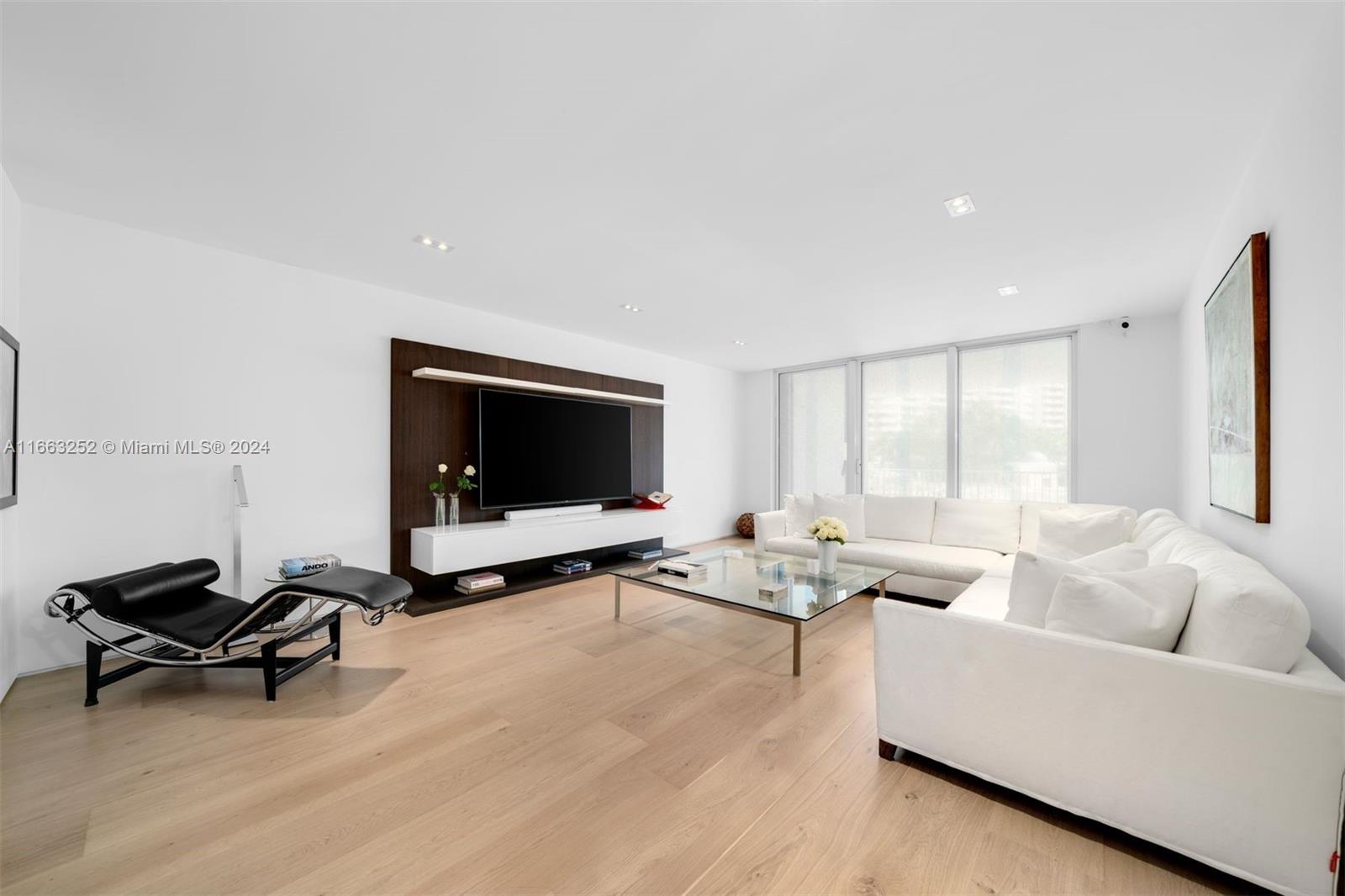 CLUB TOWER ONE CONDO - Residential