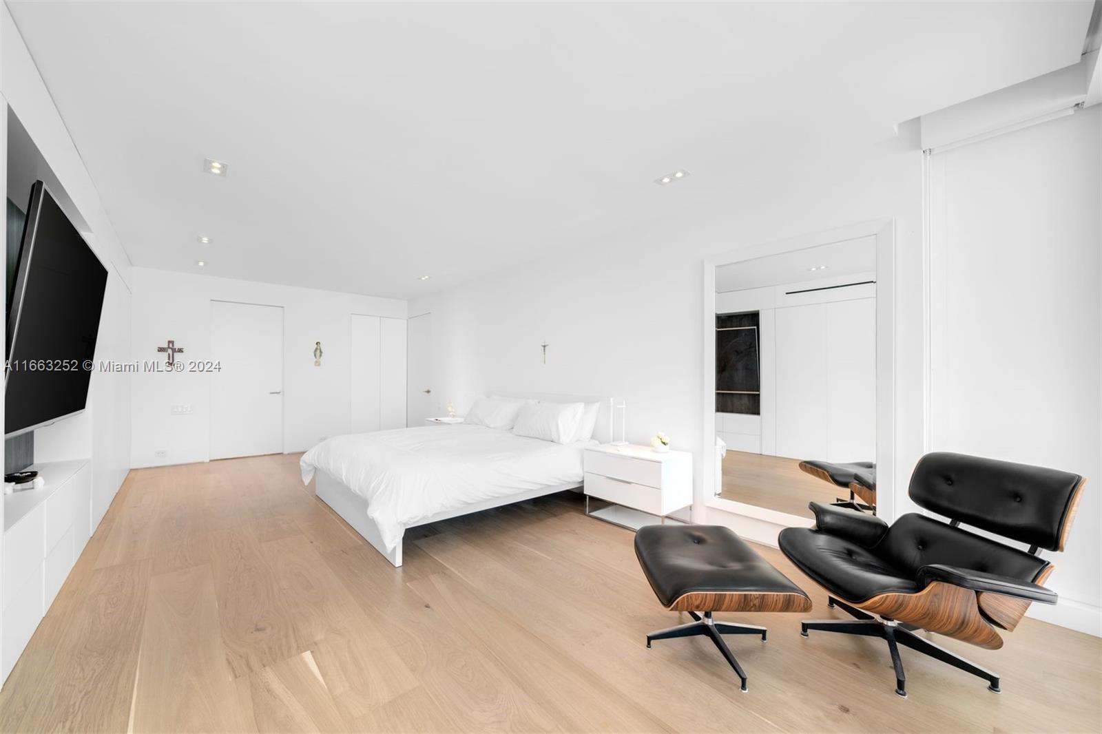 CLUB TOWER ONE CONDO - Residential