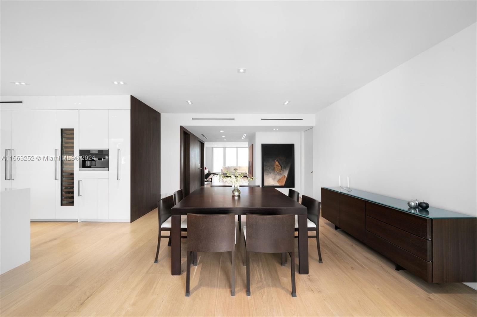 CLUB TOWER ONE CONDO - Residential
