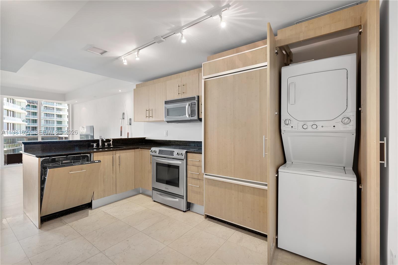 HARBOUR HOUSE - Residential