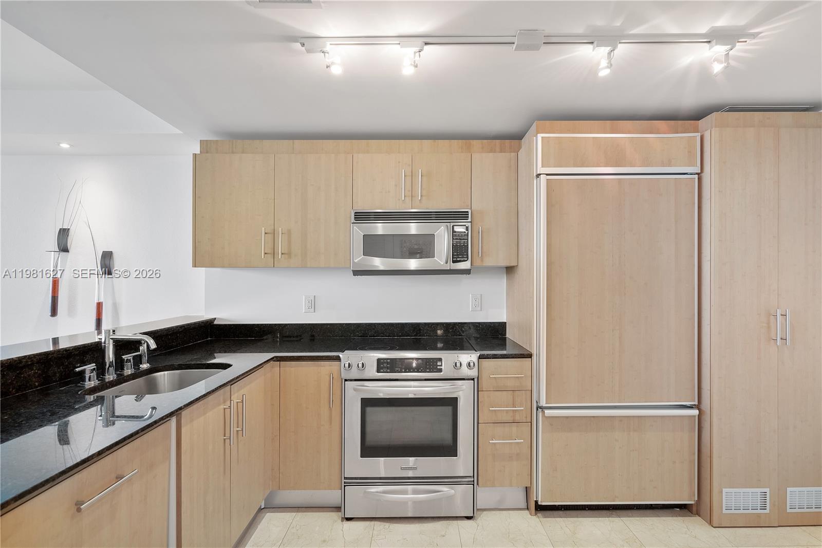 HARBOUR HOUSE - Residential