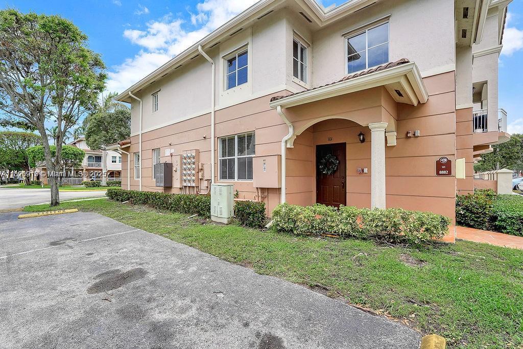 Rental Property at 8882 W Flagler St 101, Miami, Broward County, Florida - Bedrooms: 3 
Bathrooms: 3  - $2,900 MO.