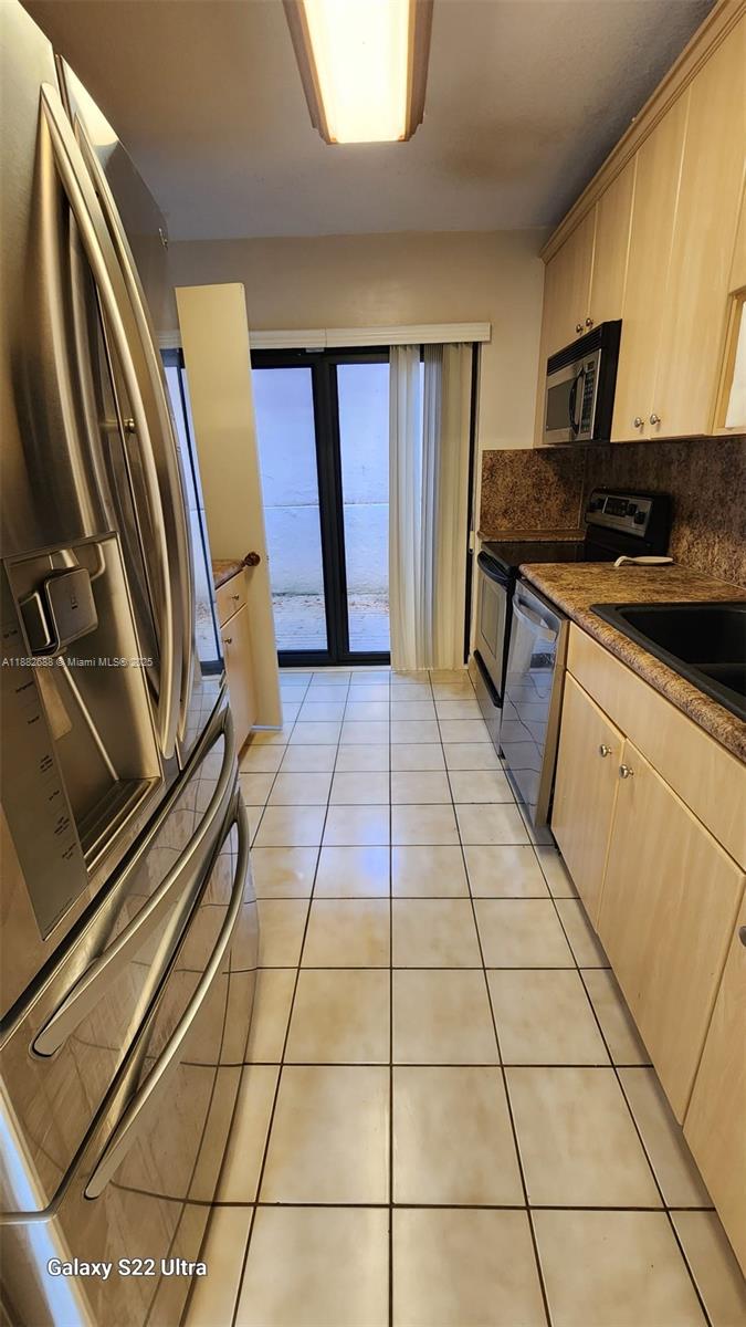 HILLS OF INVERRARY TRACT - Residential Lease