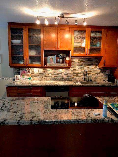 2900 Banyan St 202
