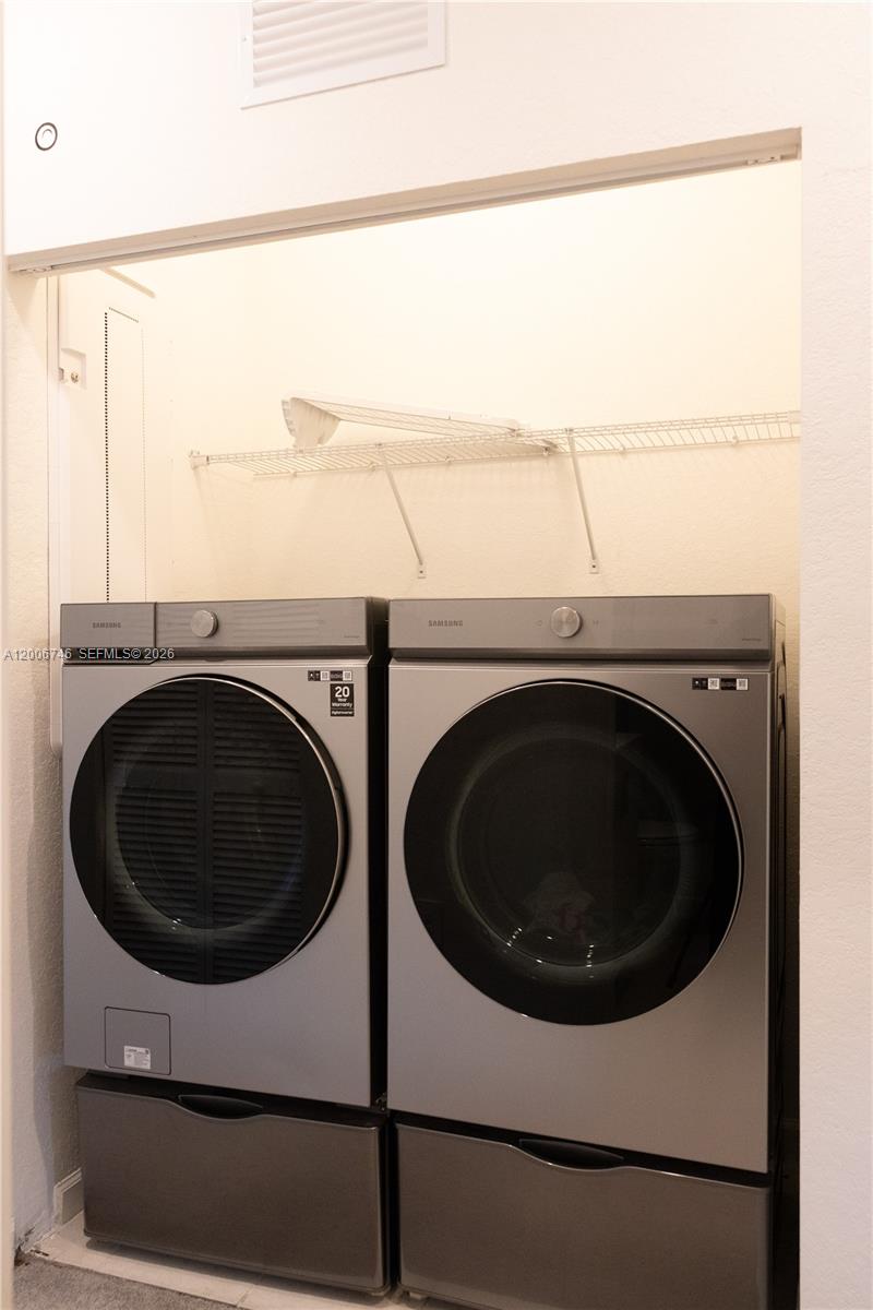 PINE ISLE - Residential