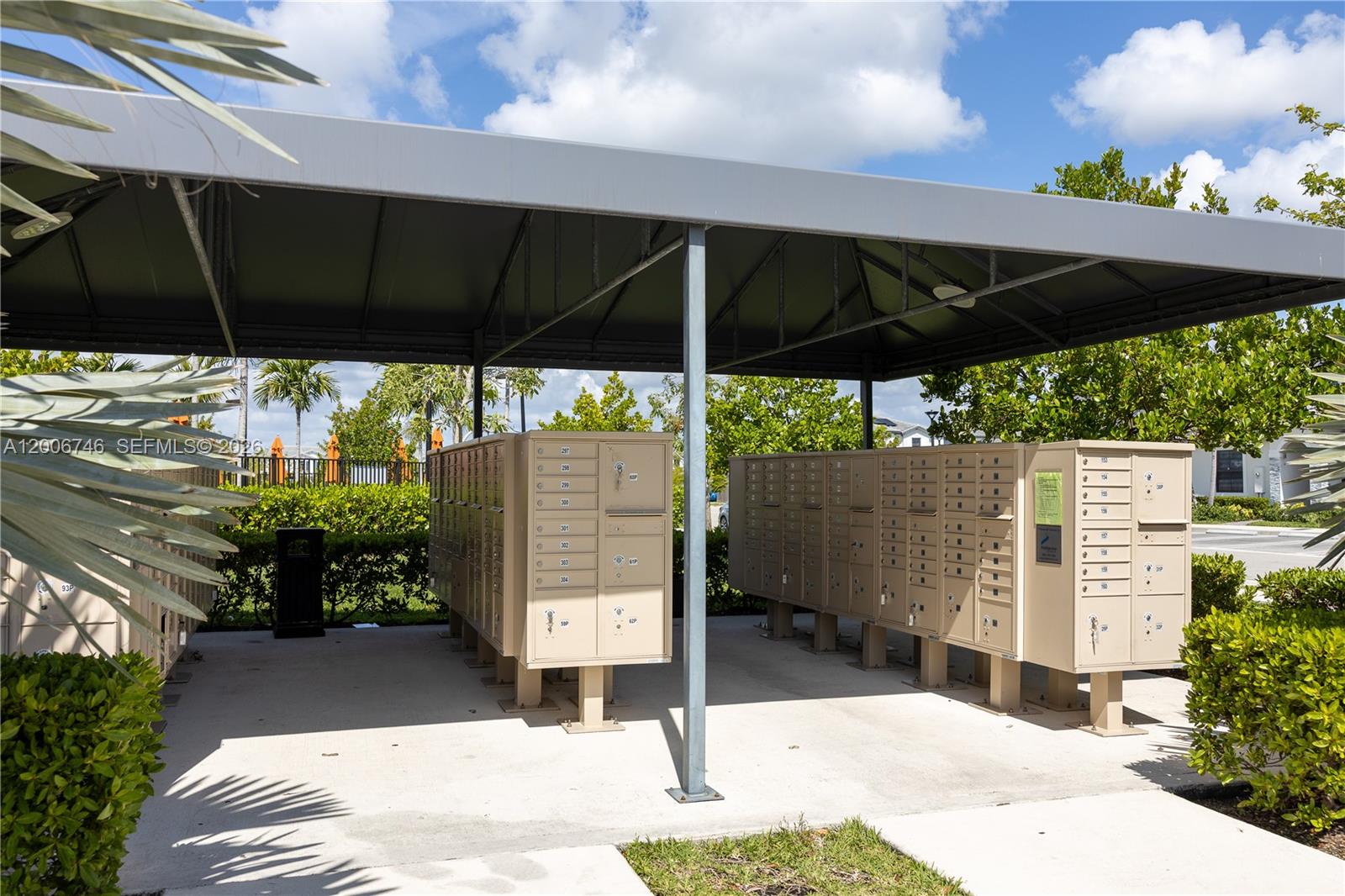 PINE ISLE - Residential