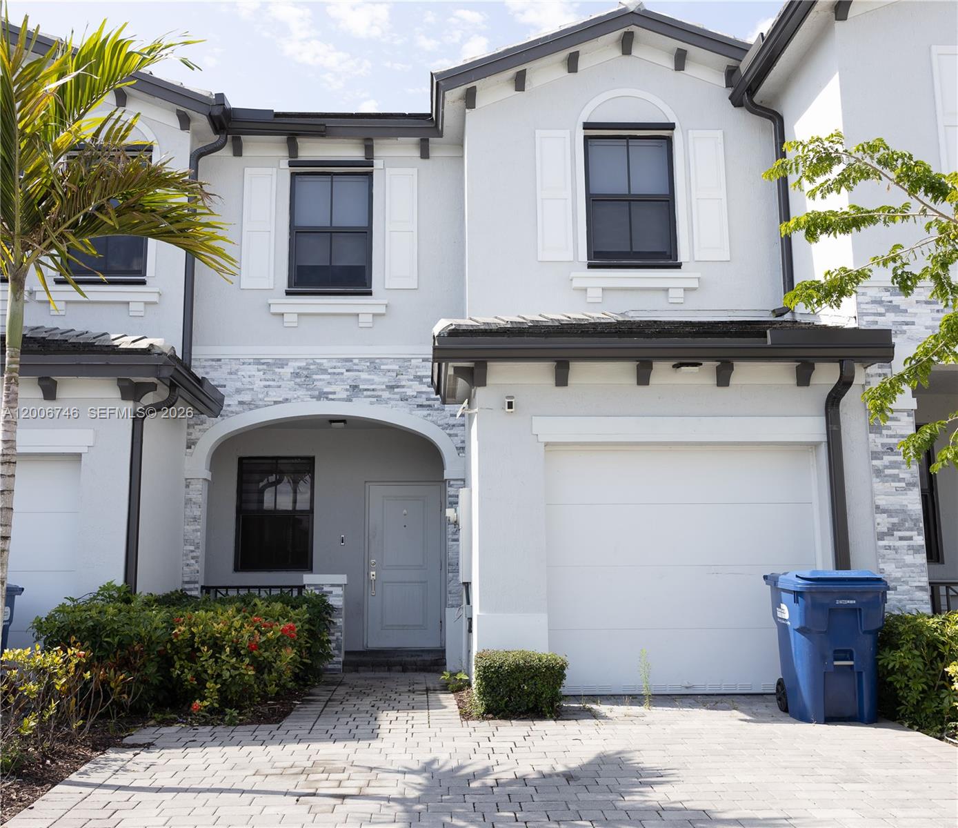 PINE ISLE - Residential