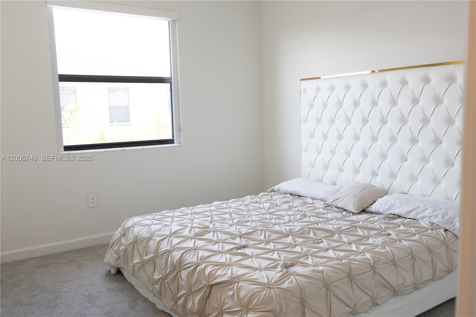 PINE ISLE - Residential