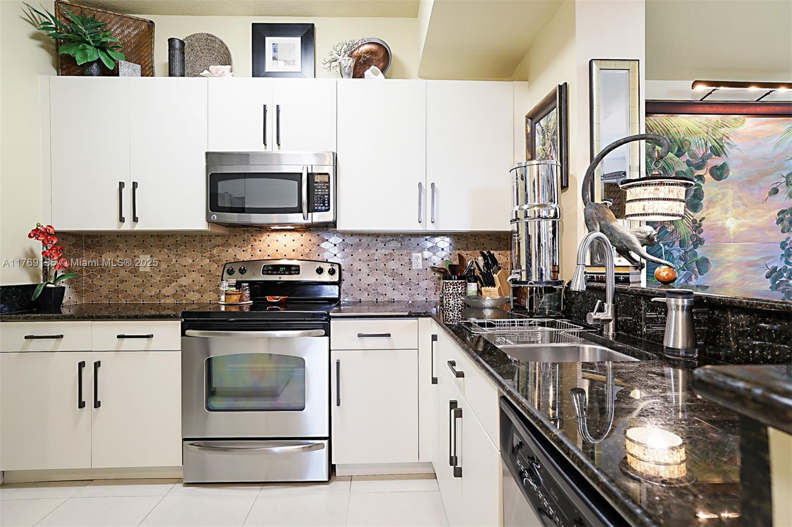 RESIDENCES AT MIDTOWN CON - Residential