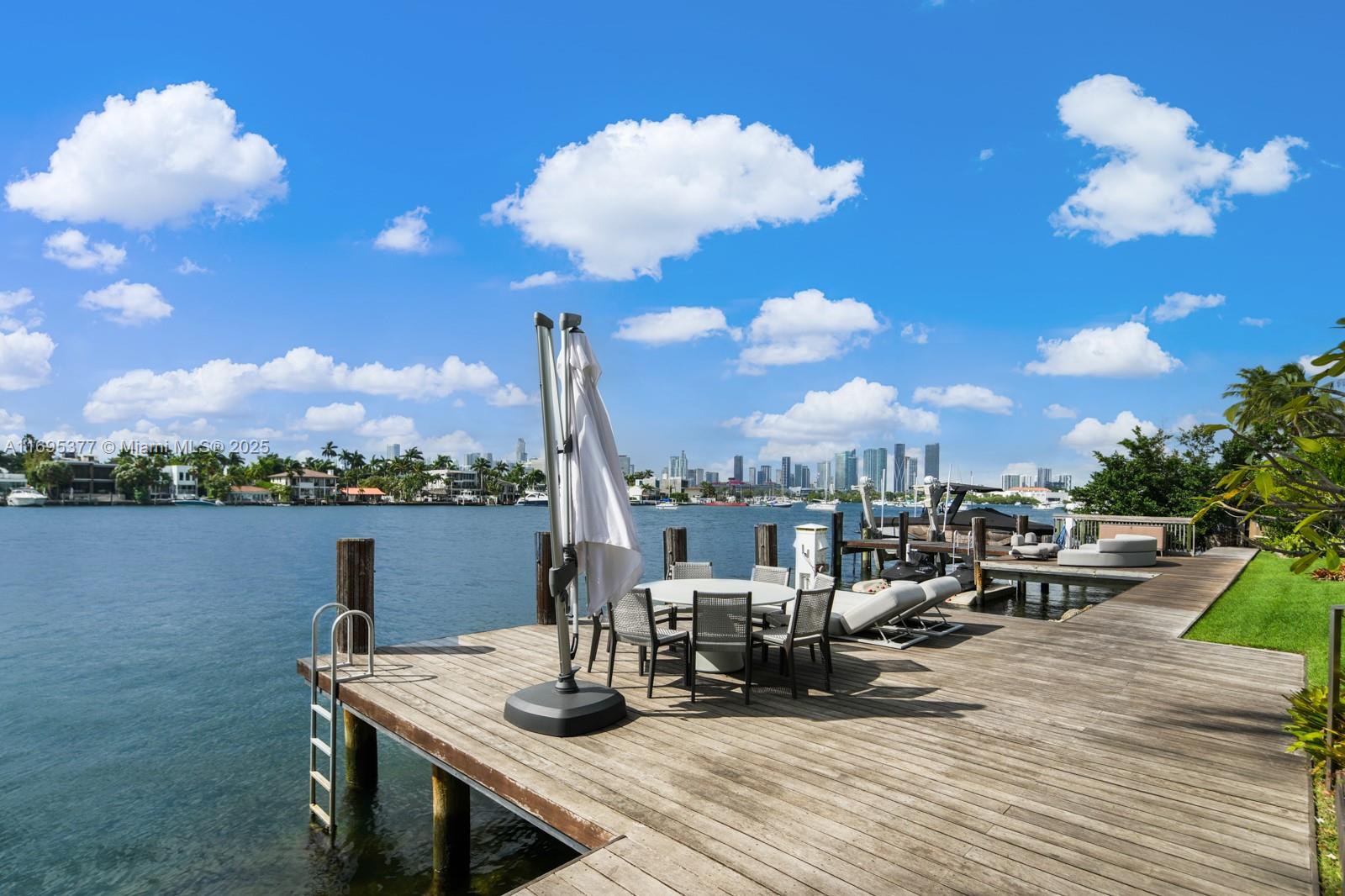 HIBISCUS ISLAND - Residential