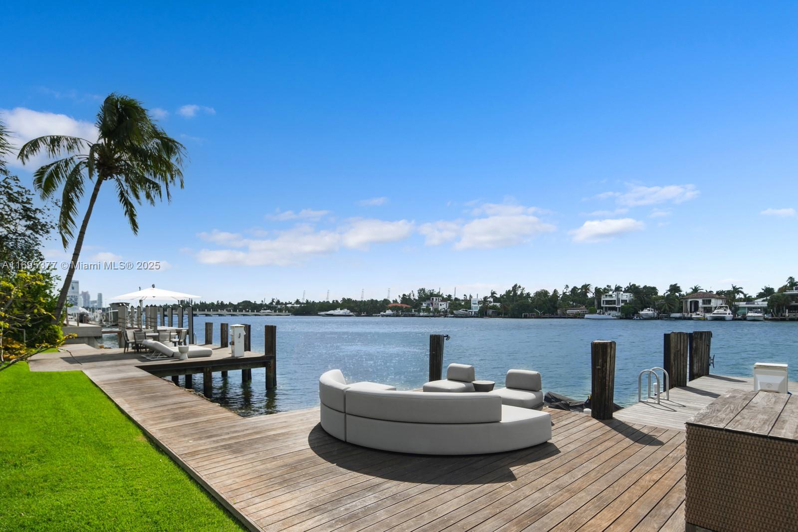 HIBISCUS ISLAND - Residential