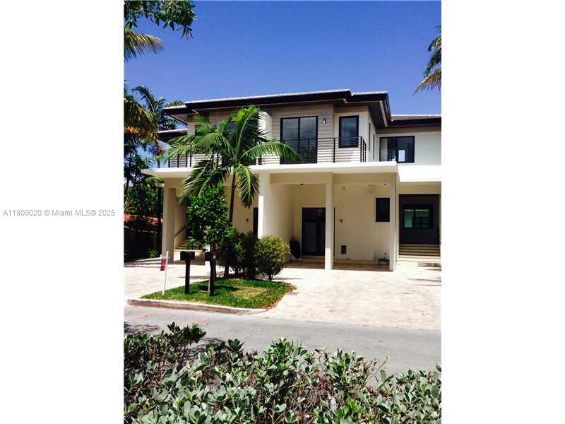Rental Property at 472 Fernwood Dr 472, Key Biscayne, Miami-Dade County, Florida - Bedrooms: 4 
Bathrooms: 4  - $15,000 MO.