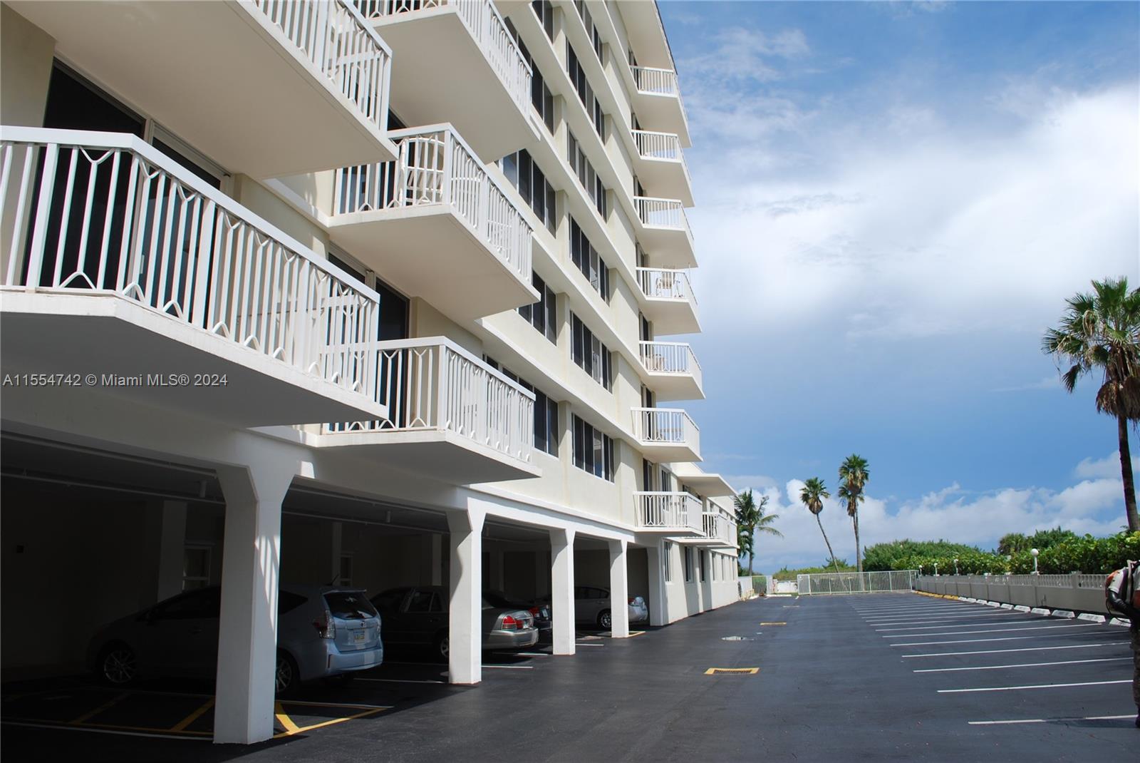 MAYAN TOWERS CONDO I - Residential Lease