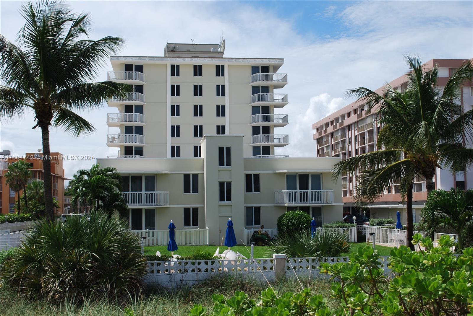 MAYAN TOWERS CONDO I - Residential Lease