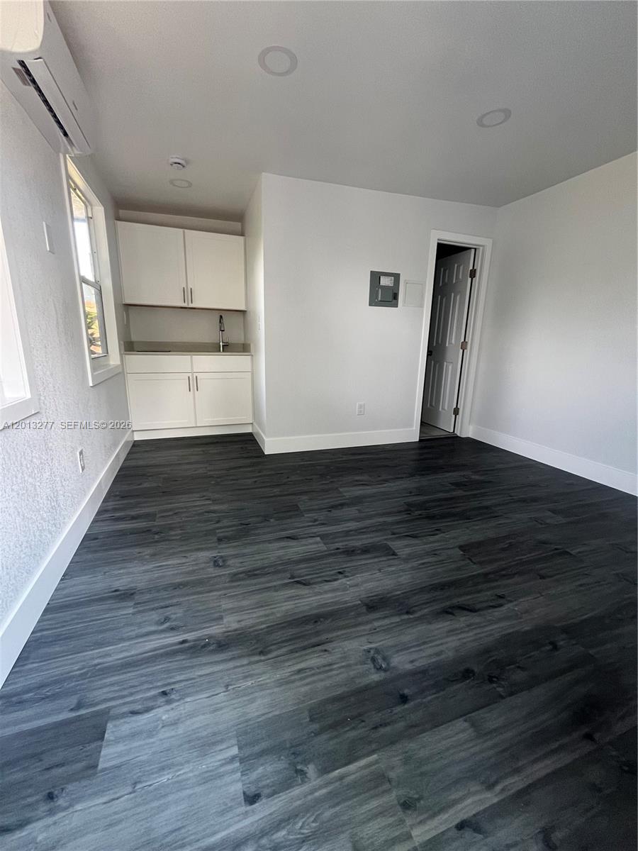 HIGH RIDGE PARK - Residential
