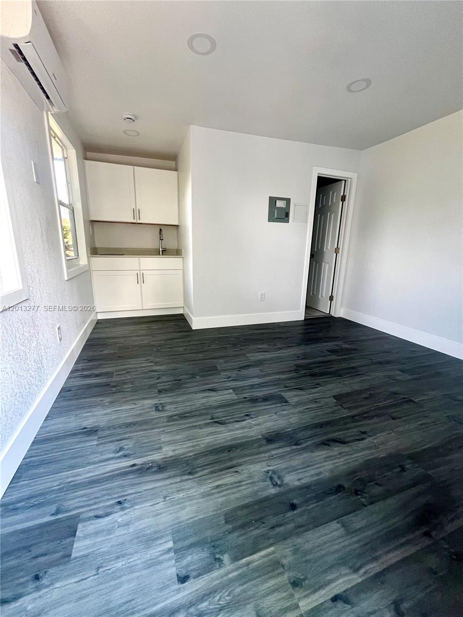 HIGH RIDGE PARK - Residential