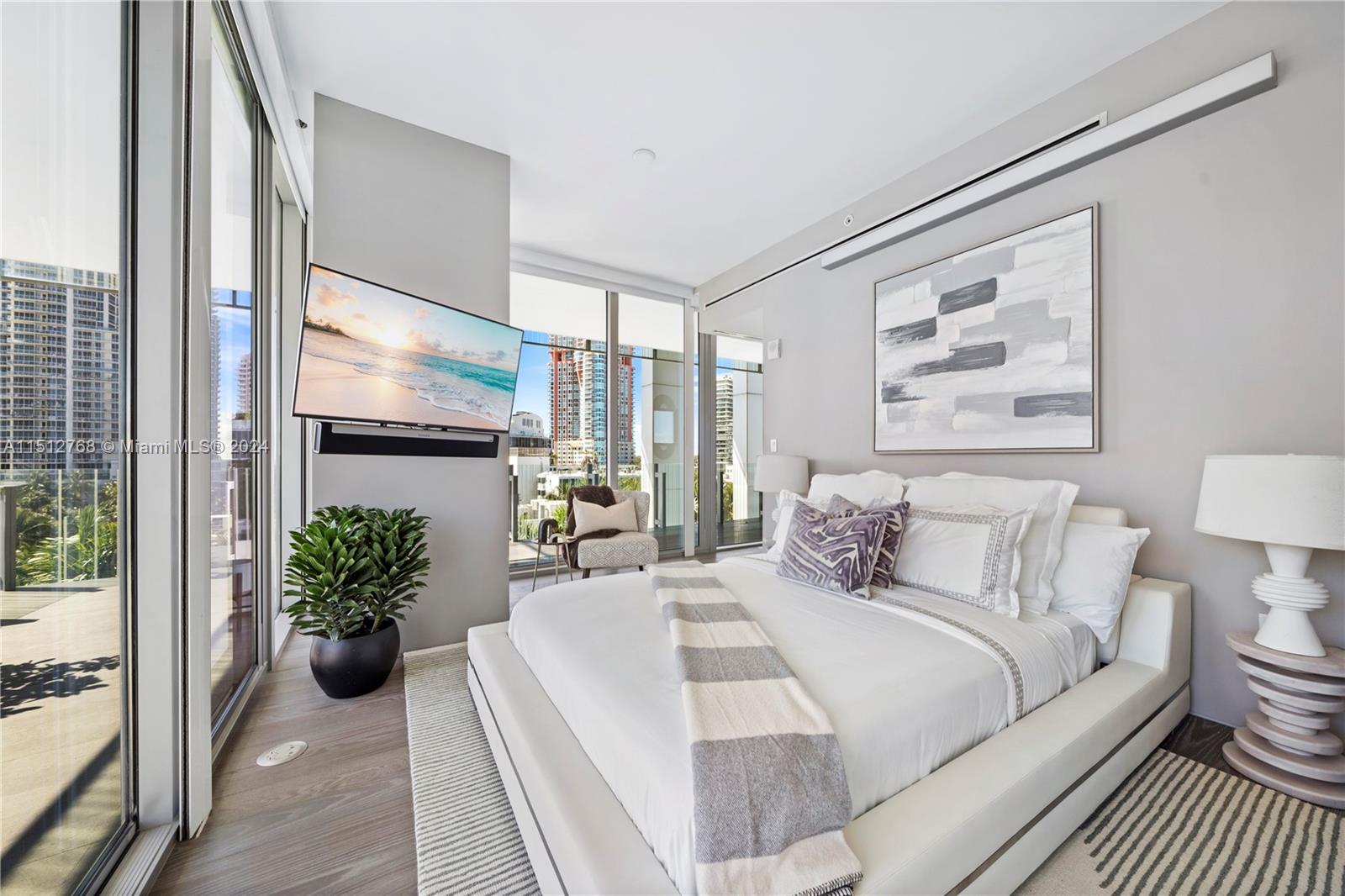 GLASS-SOUTH OF FIFTH - Residential