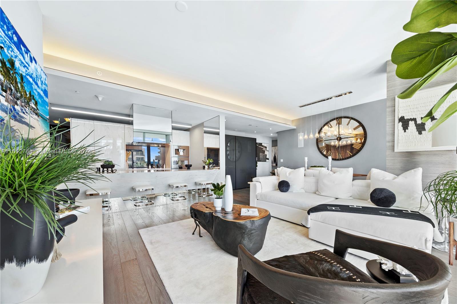 GLASS-SOUTH OF FIFTH - Residential