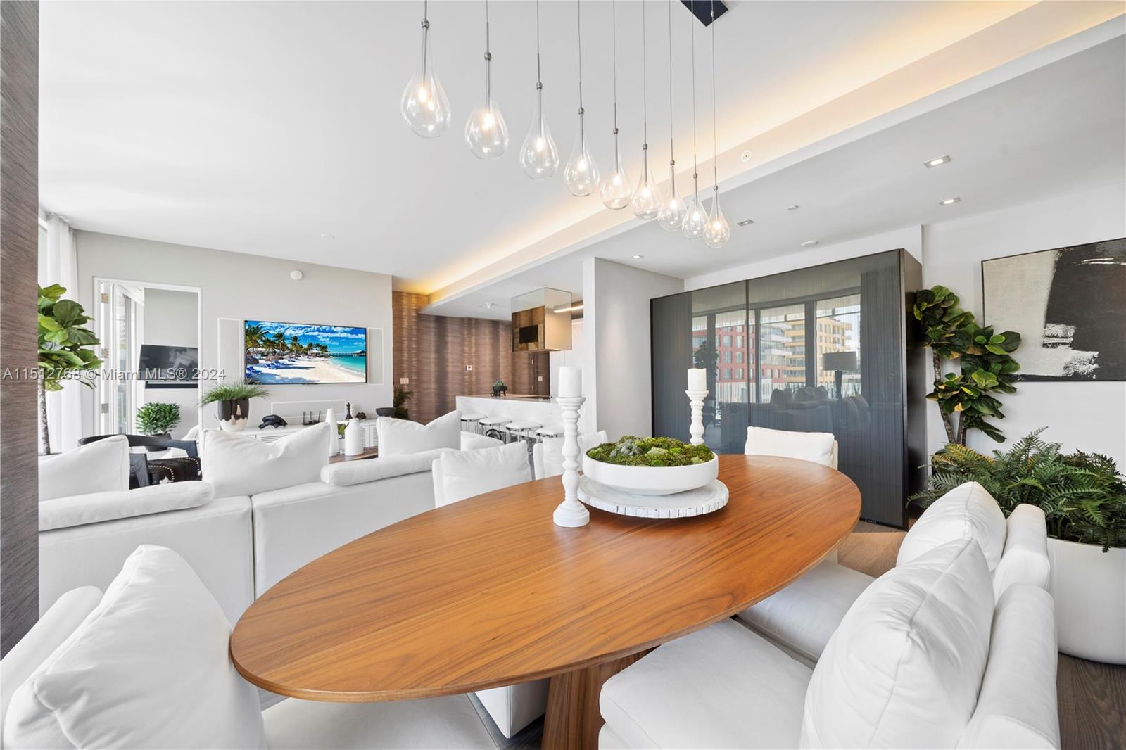 GLASS-SOUTH OF FIFTH - Residential