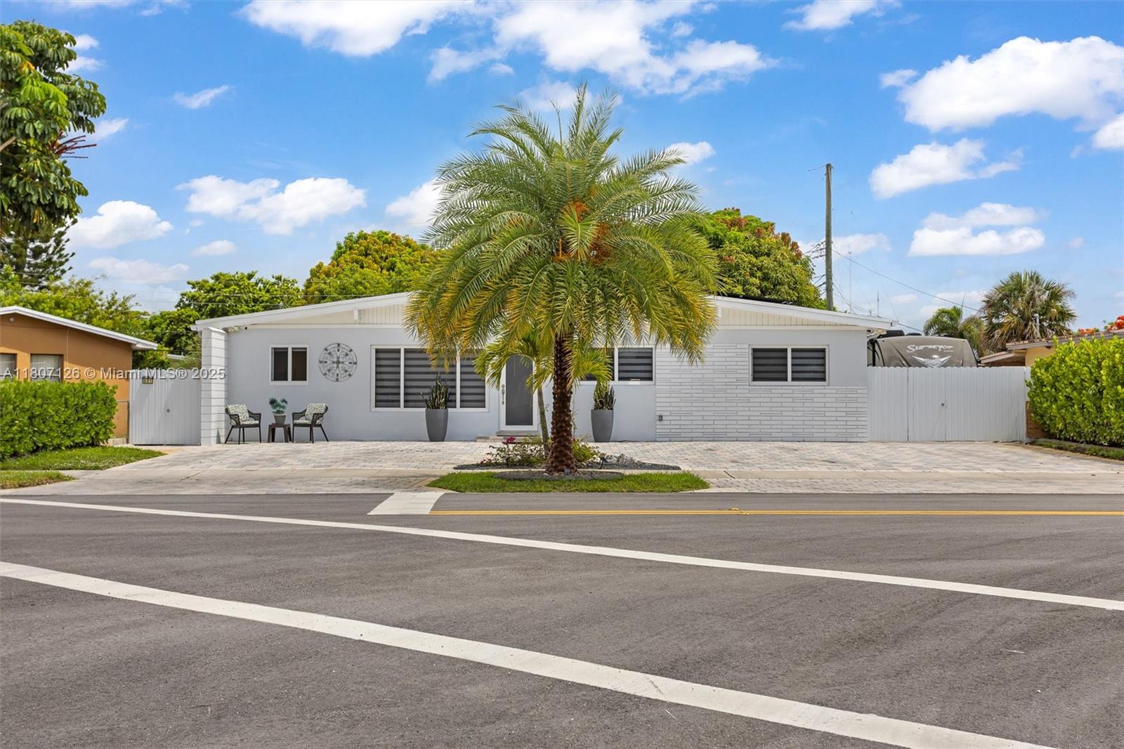 881 Nw 177th Ter, Miami Gardens, Broward County, Florida - 4 Bedrooms  
2 Bathrooms - 