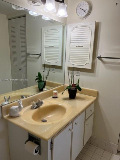 NEW HAMPTON AT CENTURY VI - Residential Lease