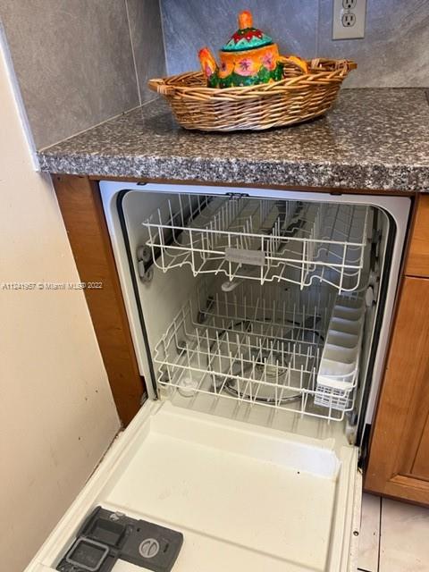 NEW HAMPTON AT CENTURY VI - Residential Lease