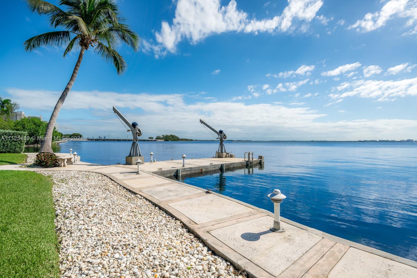 BRICKELLS FLAGLER - Residential