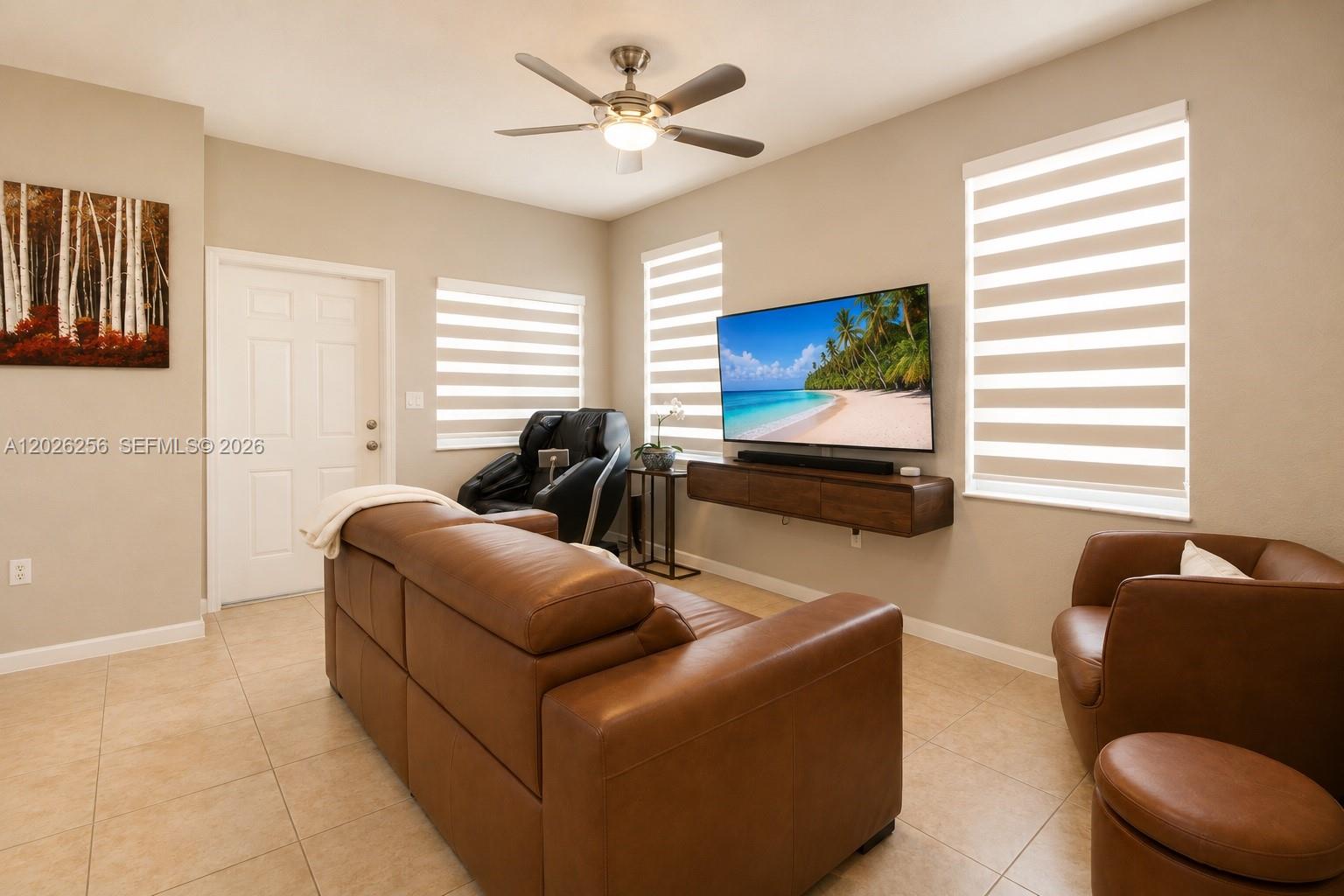 MANDARIN LAKES - Residential