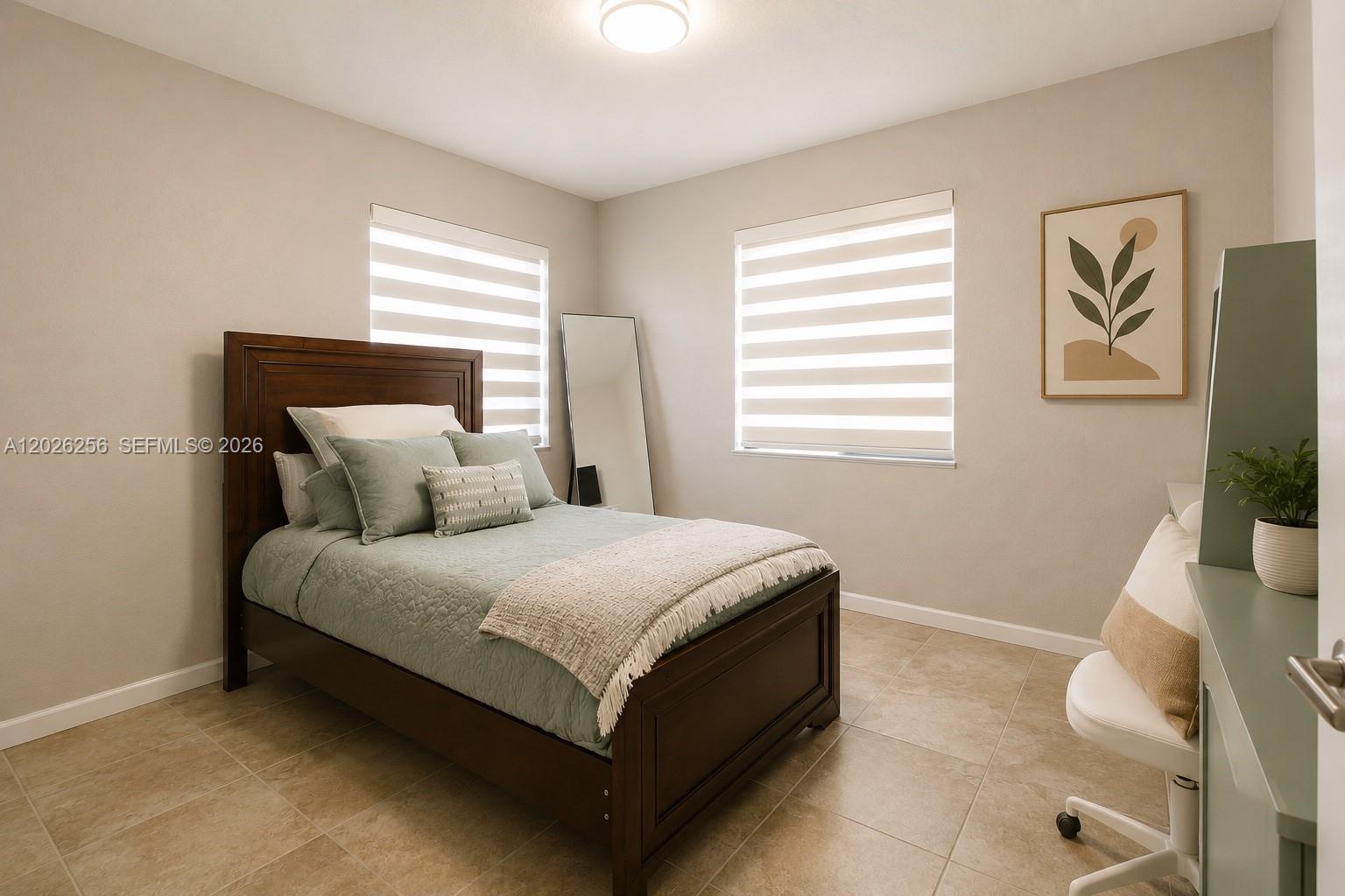 MANDARIN LAKES - Residential
