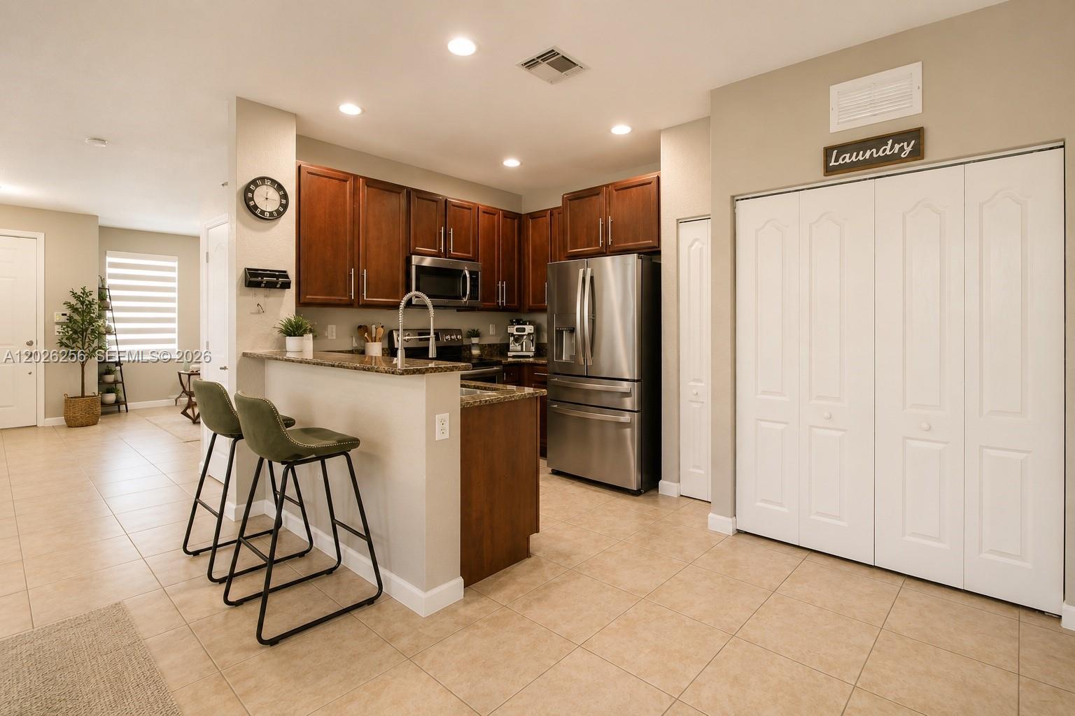 MANDARIN LAKES - Residential