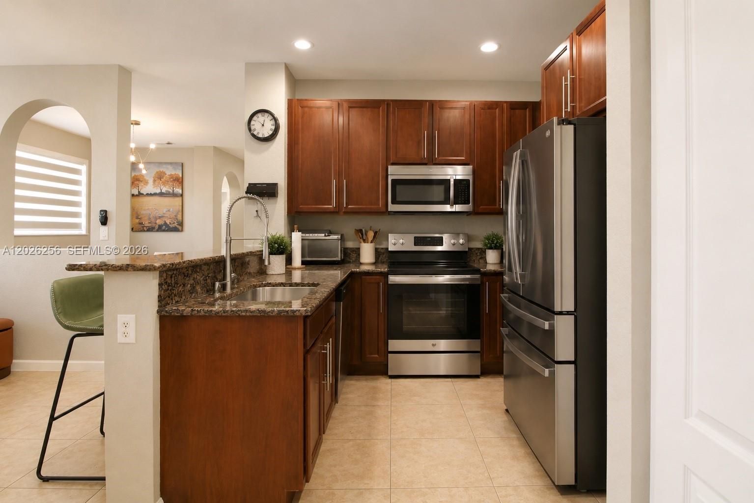 MANDARIN LAKES - Residential