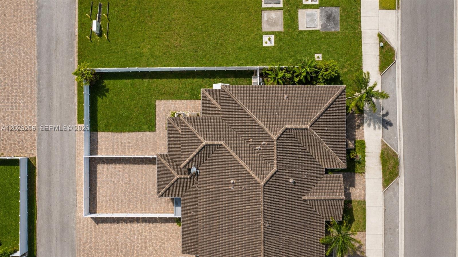 MANDARIN LAKES - Residential
