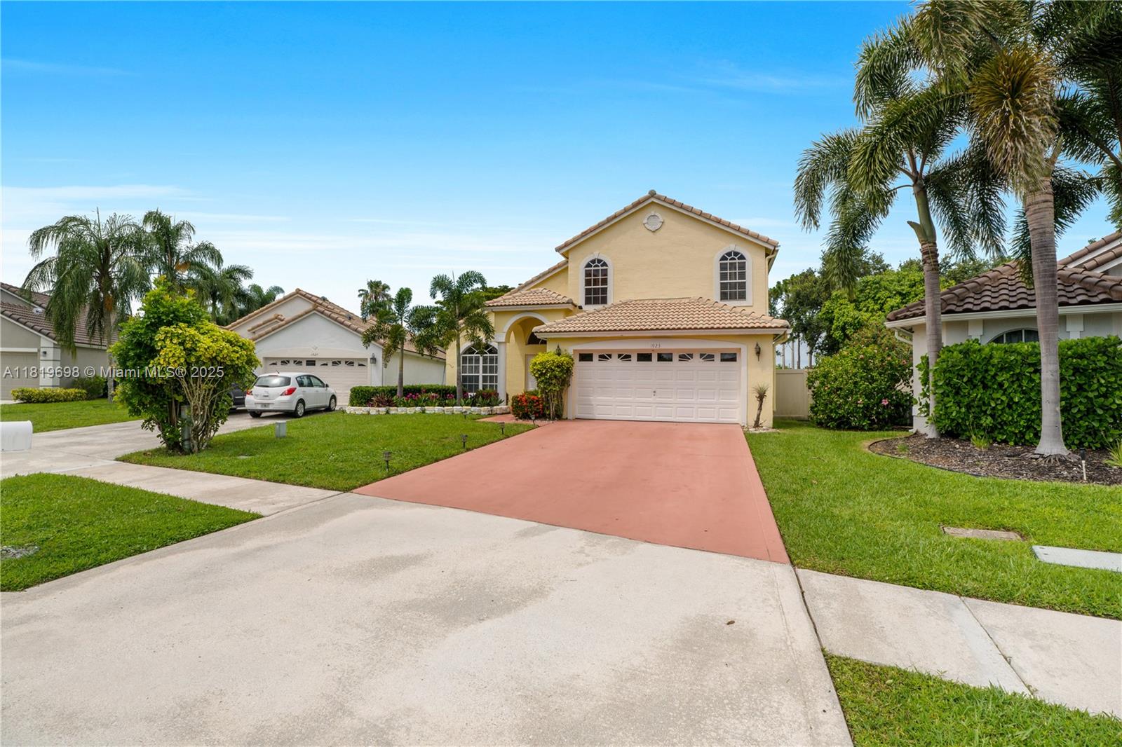 1923 Oak Berry Cir, Wellington, FL, 33414/$775,000 3 1923 Oak Berry Cir