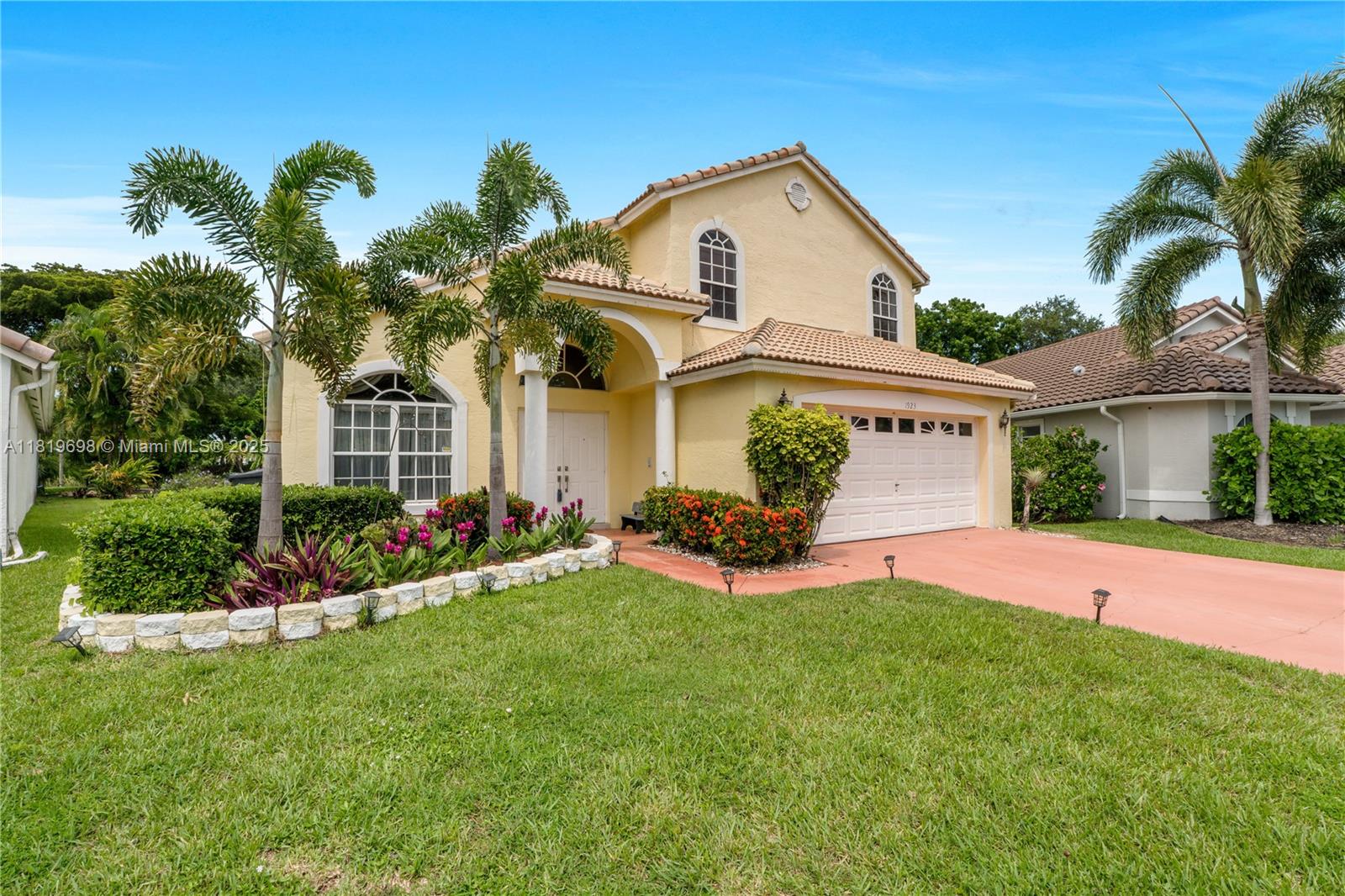 1923 Oak Berry Cir, Wellington, FL, 33414/$775,000 4 1923 Oak Berry Cir