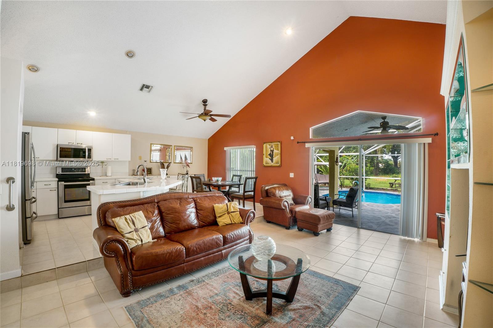 1923 Oak Berry Cir