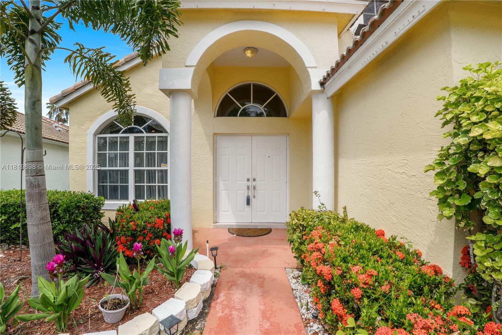 1923 Oak Berry Cir, Wellington, FL, 33414/$775,000 1 1923 Oak Berry Cir