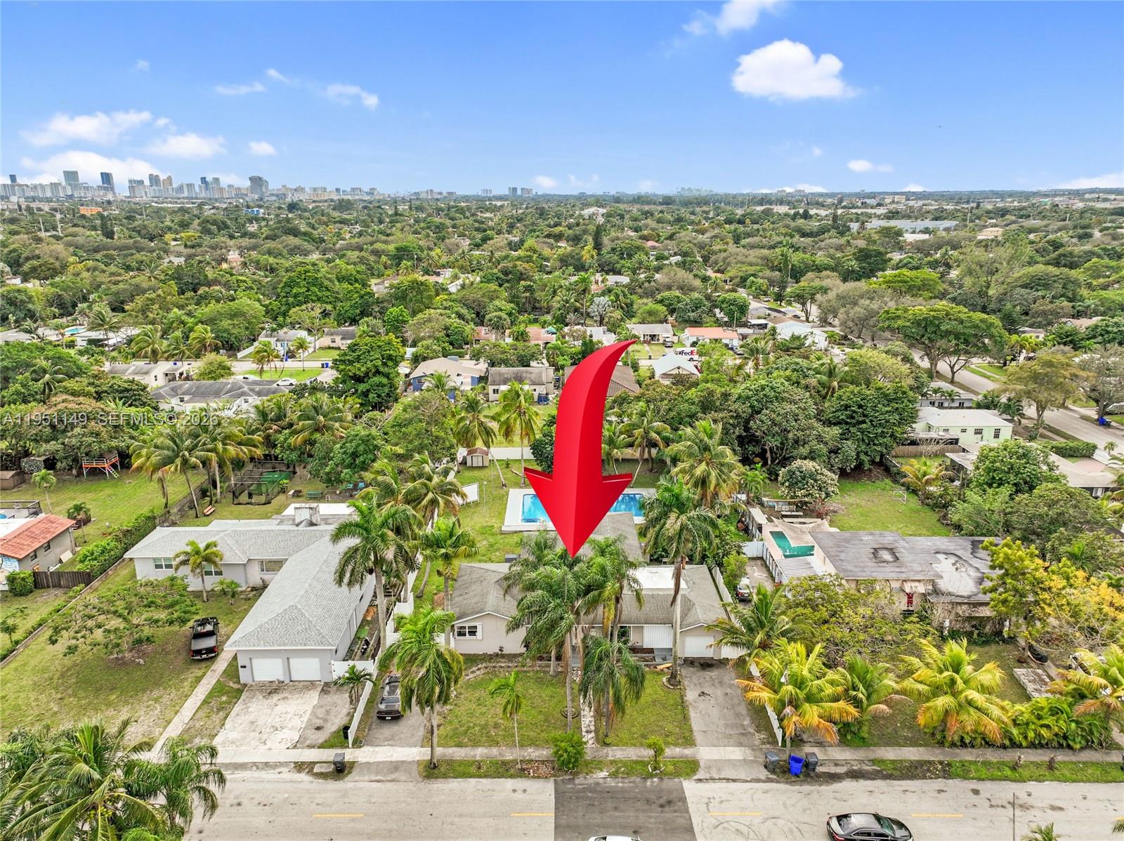 HOLLYWOOD LITTLE RANCHES - Residential