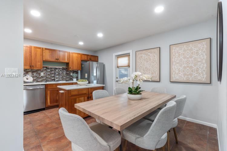 OAKLAND PARK SECOND ADD - Residential