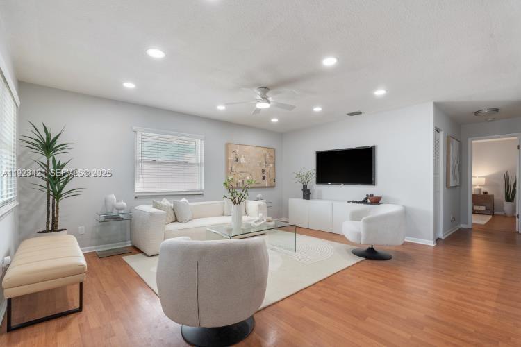 OAKLAND PARK SECOND ADD - Residential