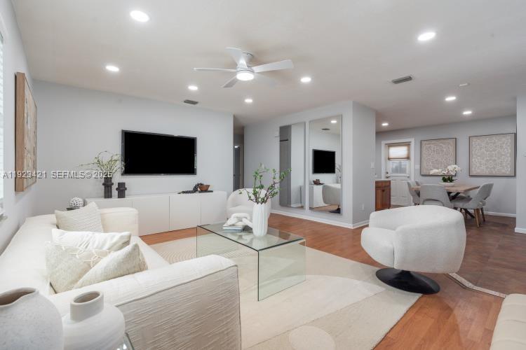 OAKLAND PARK SECOND ADD - Residential