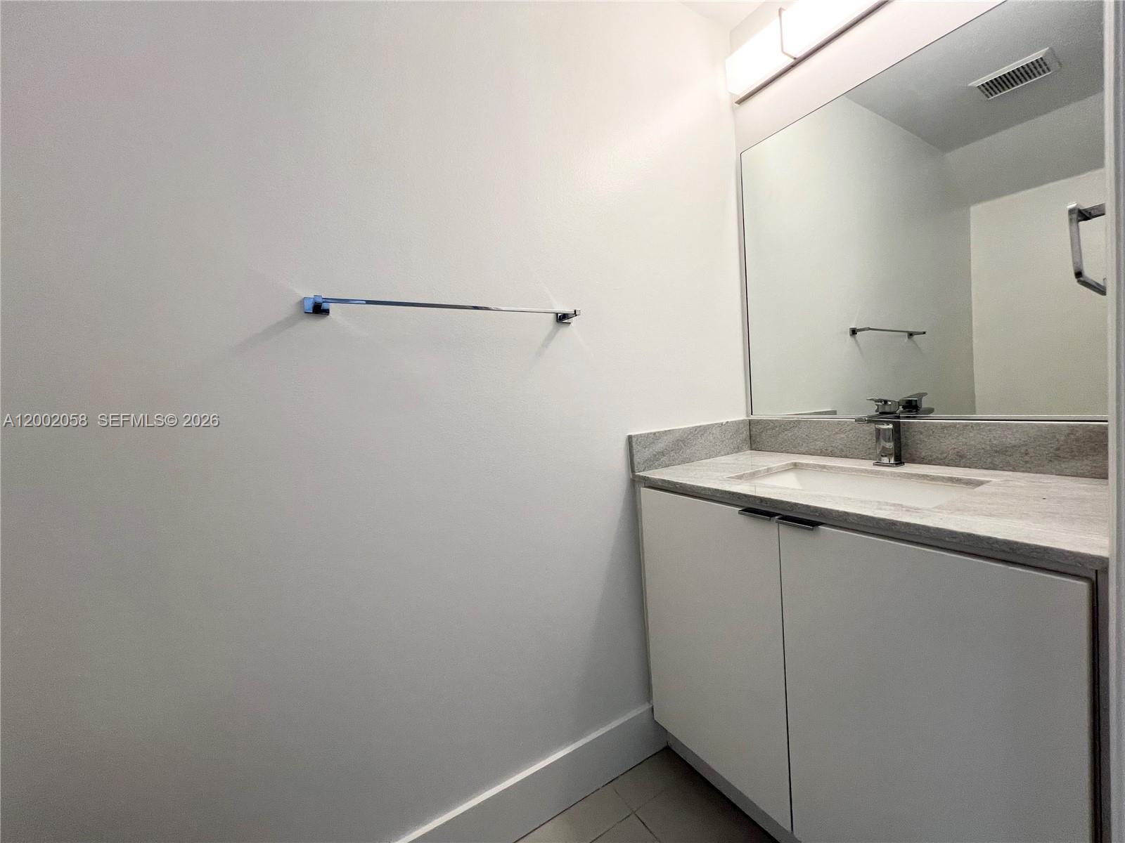 SECTORS 3 & 4 BOUNDARY PL - Residential Lease