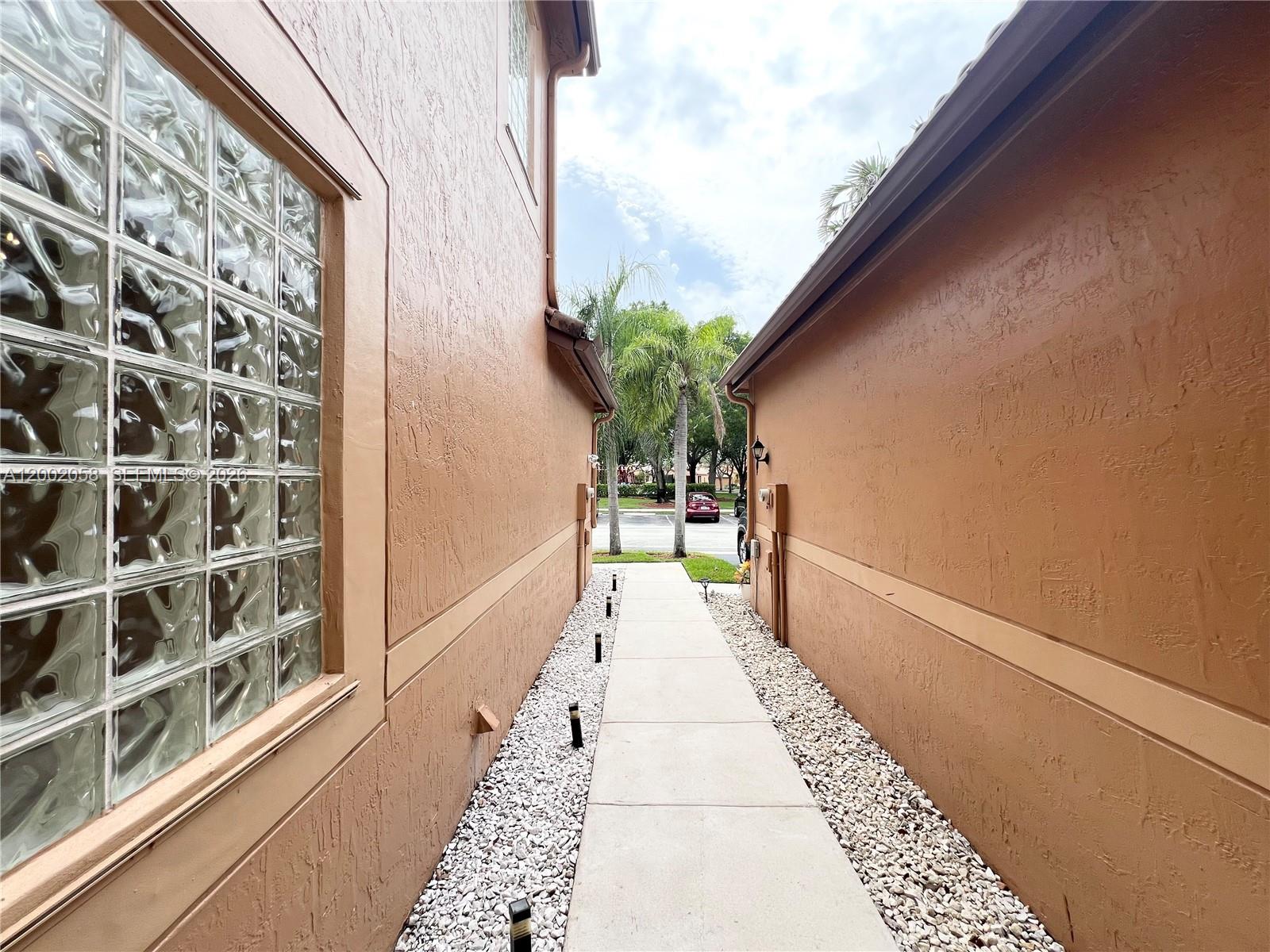 SECTORS 3 & 4 BOUNDARY PL - Residential Lease