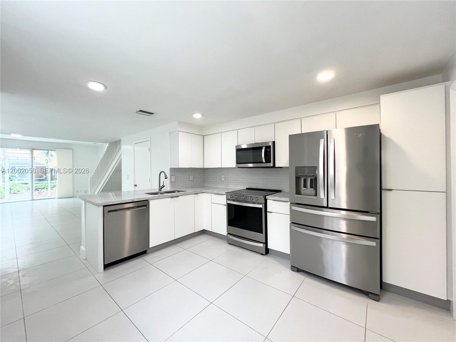 SECTORS 3 & 4 BOUNDARY PL - Residential Lease