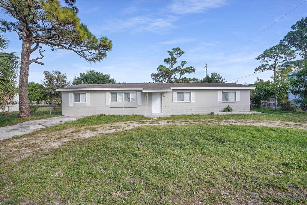 Photo of 5050 Jeffery Ave, Mangonia Park, FL 33407 (MLS # A11525302)