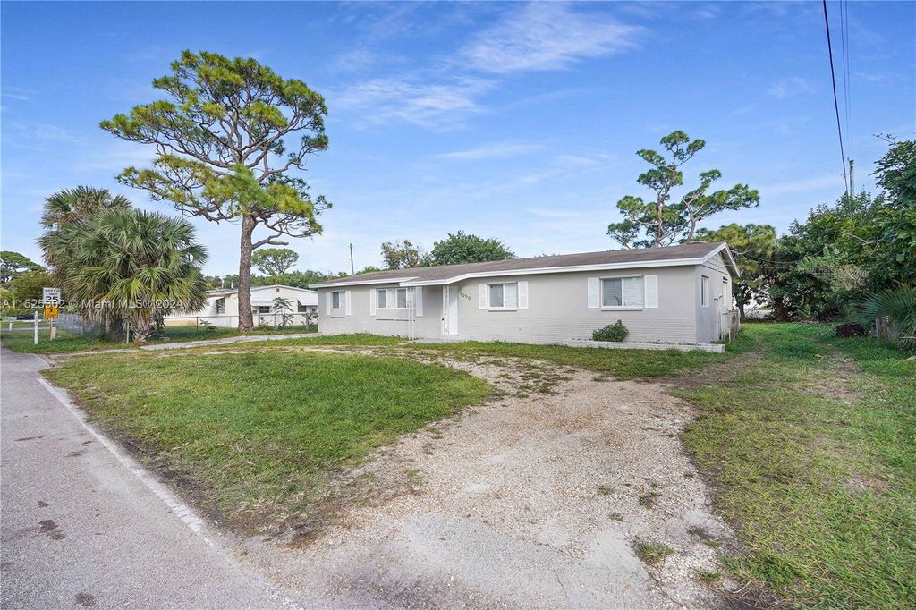Photo of 5050 Jeffery Ave, Mangonia Park, FL 33407 (MLS # A11525302)