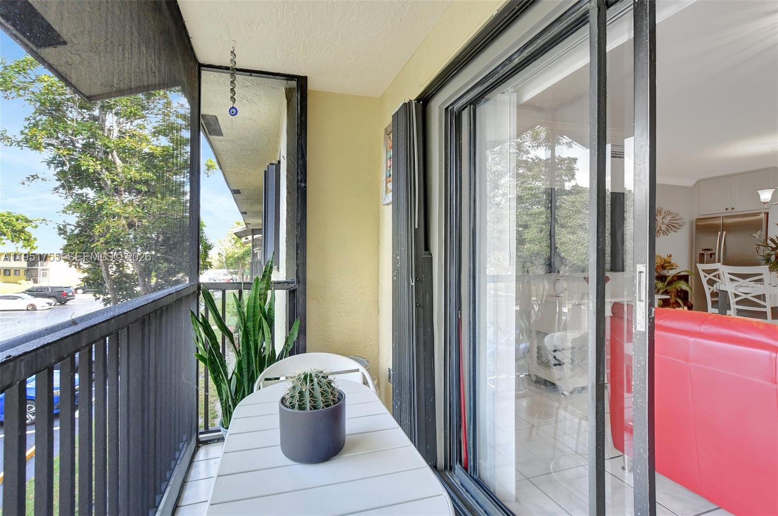 TIVOLI TRACE CONDO NO 5 - Residential