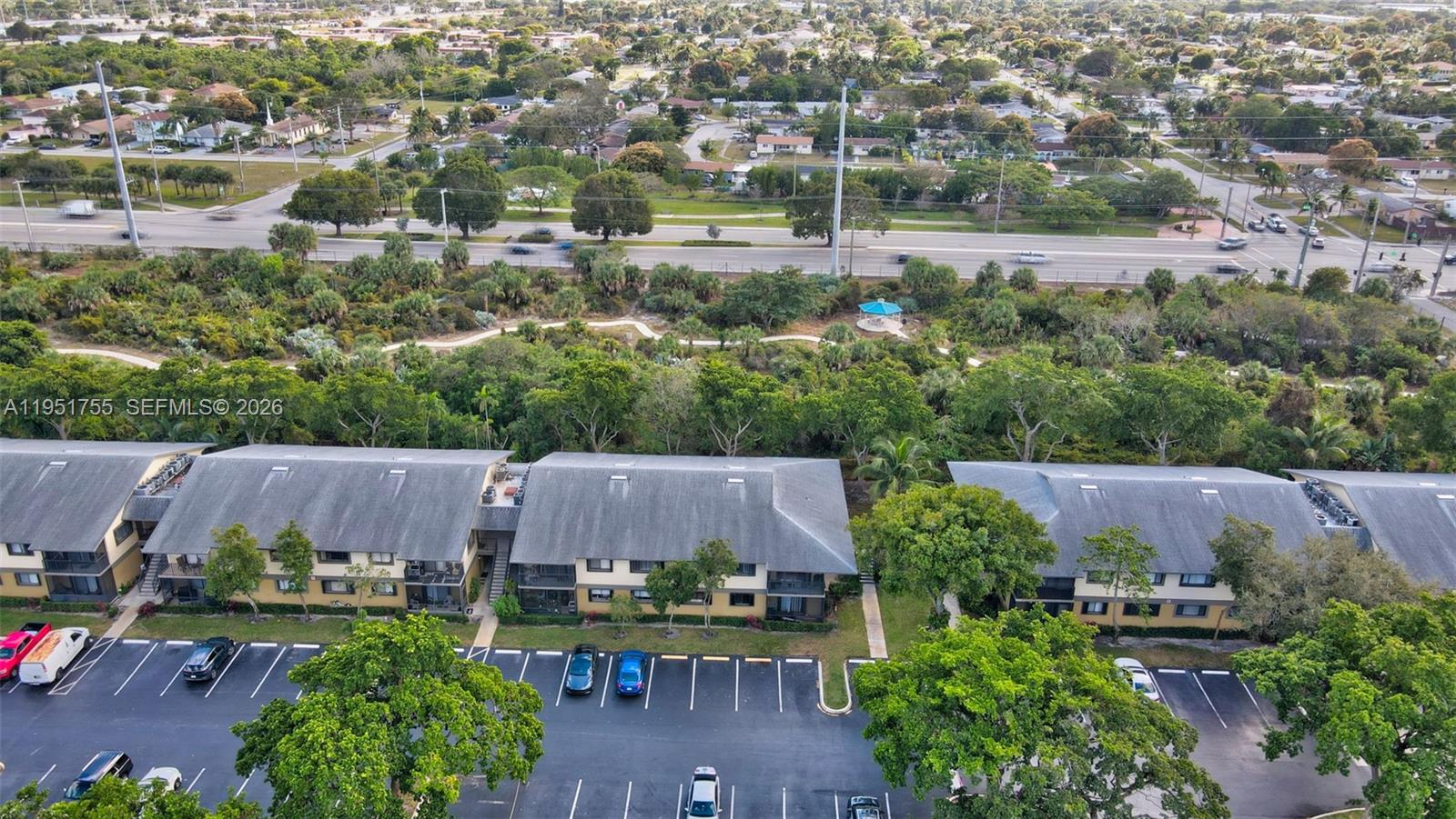 TIVOLI TRACE CONDO NO 5 - Residential