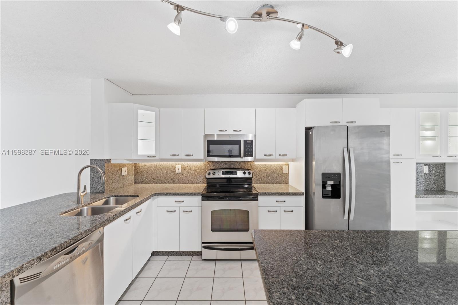 WEST LAKE VILLAGE - Residential Lease